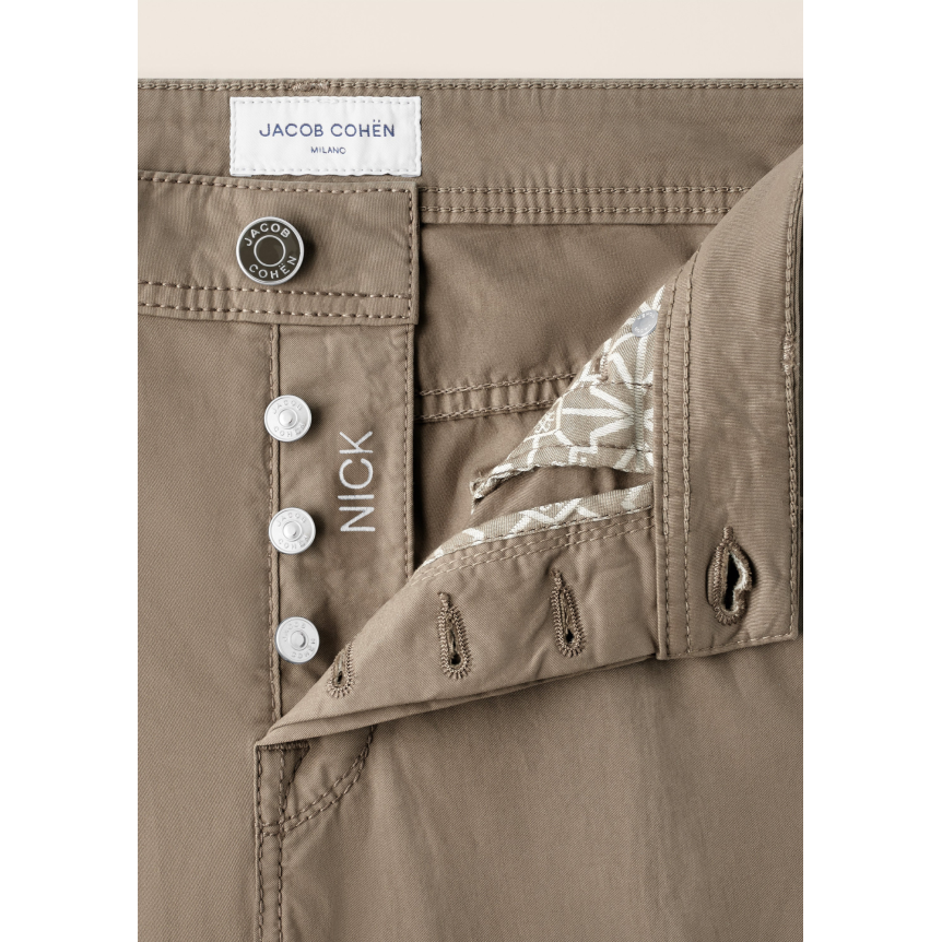 Pantalon slim 5 poches JACOB COHEN Nick gabardine extensible coton taupe
