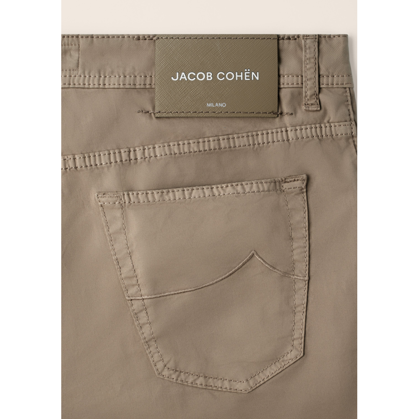 Pantalon slim 5 poches JACOB COHEN Nick gabardine extensible coton taupe