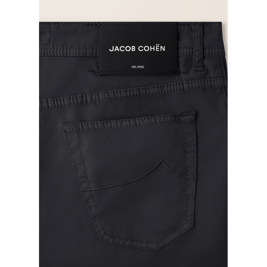Pantalon slim 5 poches JACOB COHEN Nick gabardine extensible coton bleu marine