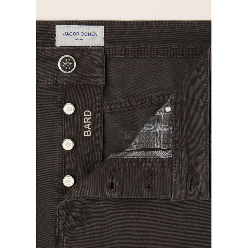 Pantalon Jean 5 poches JACOB COHEN Bard sergé extensible coton lyocell marron foncé