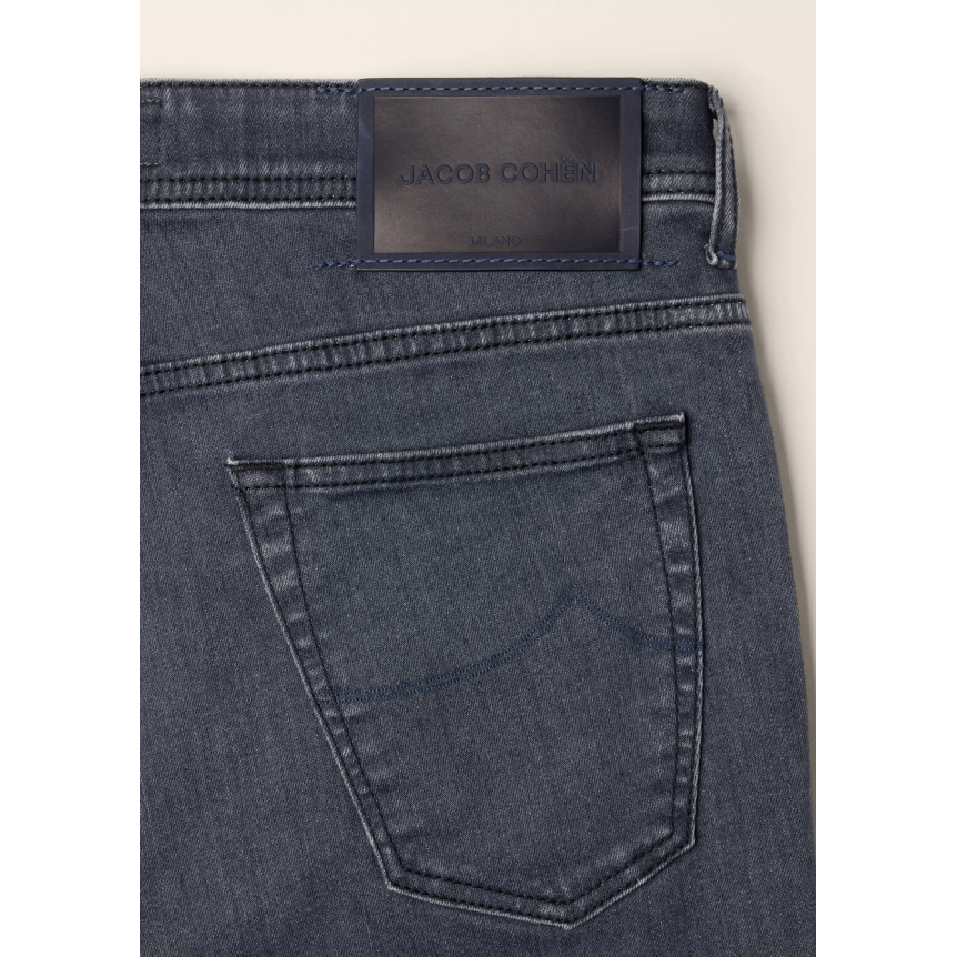 Jean 5 poches JACOB COHEN Scott carrot slim denim super extensible gris foncé délavé