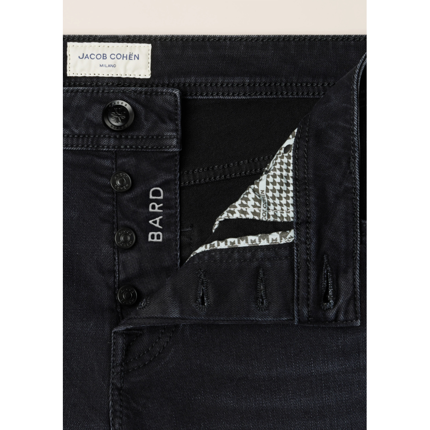 Jeans 5 poches JACOB COHEN Bard regular slim denim extensible coton bio noir foncé délavé vintage