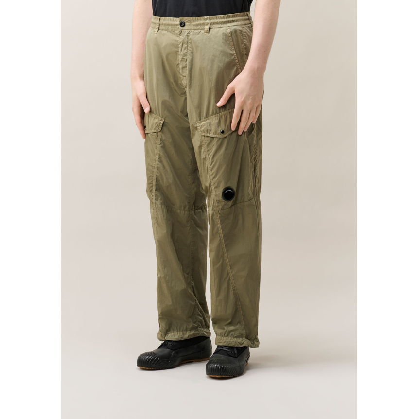 Pantalon cargo CP COMPANY Chrome R nylon brillant gris beige lentille poche