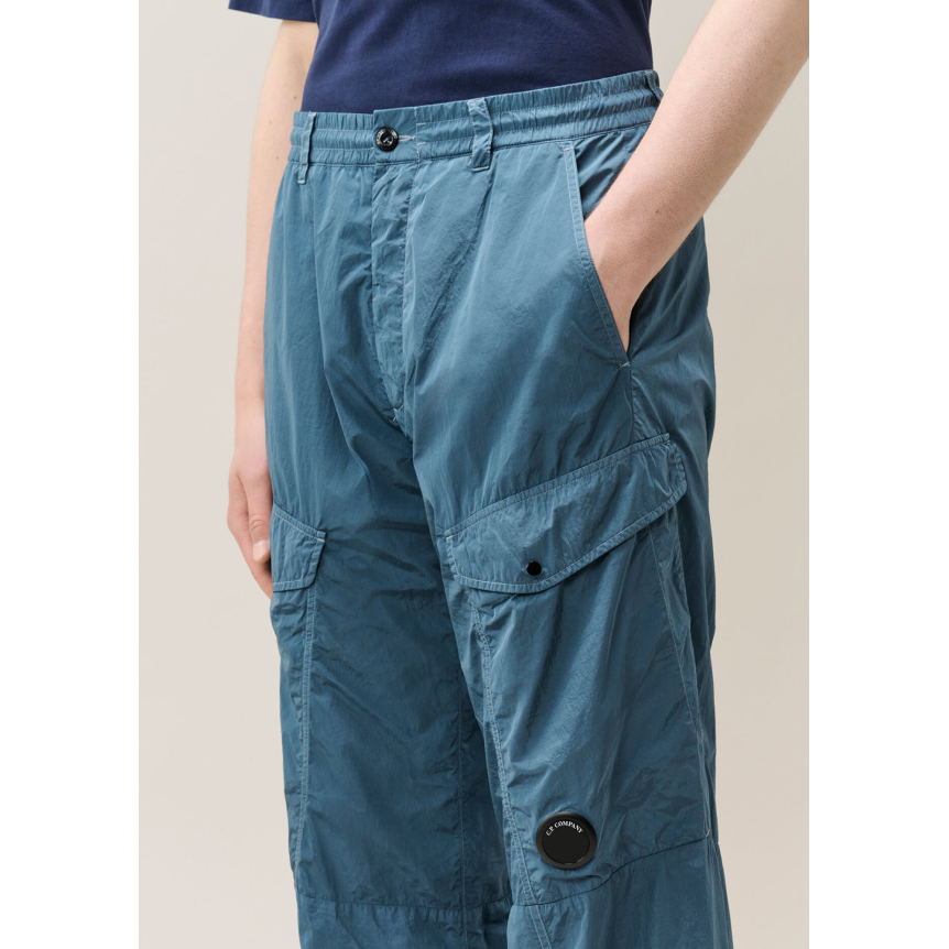 Pantalon cargo CP COMPANY Chrome R nylon brillant bleu lentille poche