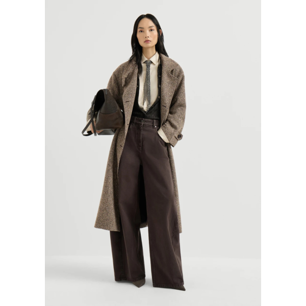 Manteau long en laine vierge brillante motif chevrons marron avec ceinture et décoration Monile