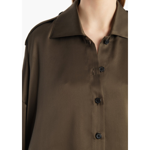 Chemise large à bouton KHAITE Bodine charmeuse de soie fluide vintage vert kaki