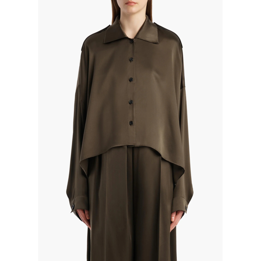 Chemise large à bouton KHAITE Bodine charmeuse de soie fluide vintage vert kaki