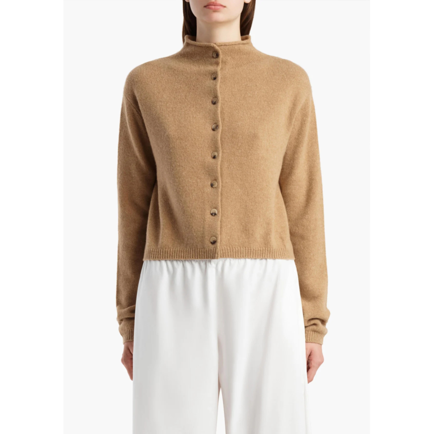 Cardigan court à bouton KHAITE Annora col cheminée cachemire camel