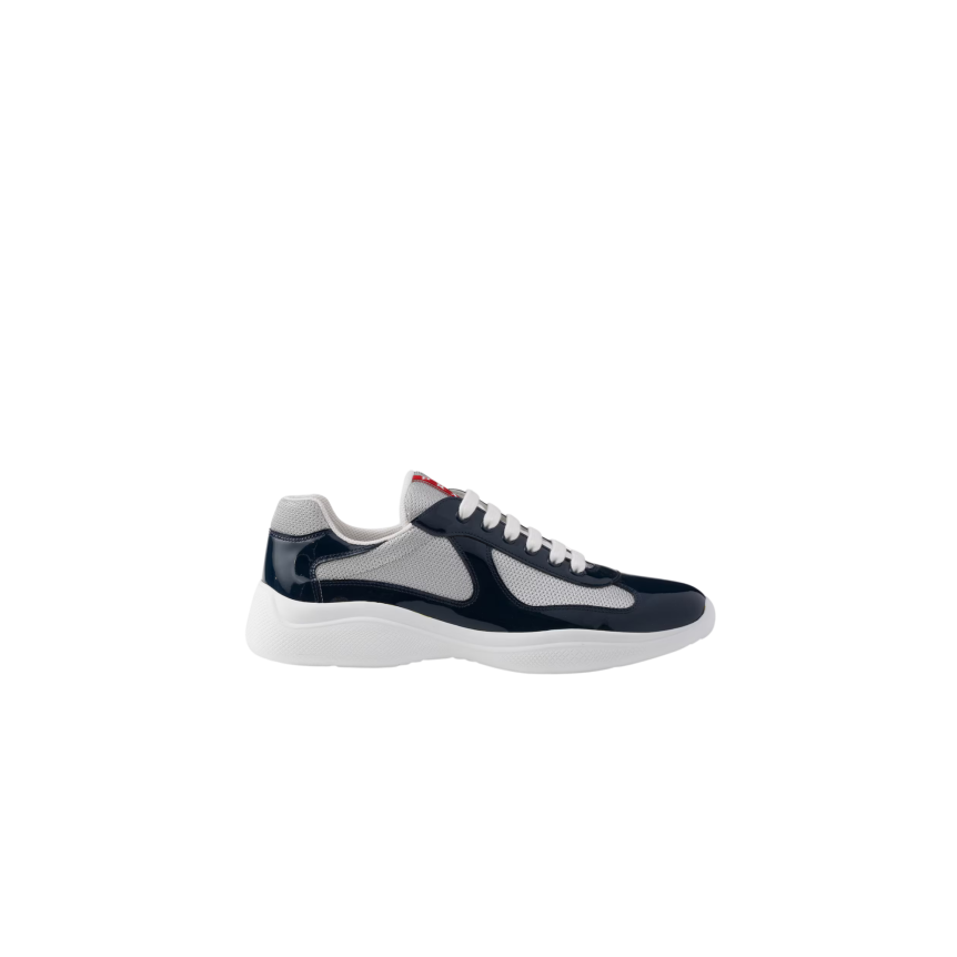 Sneaker PRADA America’s Cup en cuir verni bleu et tissu technique argent