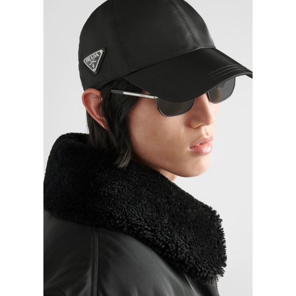 Casquette de baseball PRADA en Re nylon noir logo triangle email