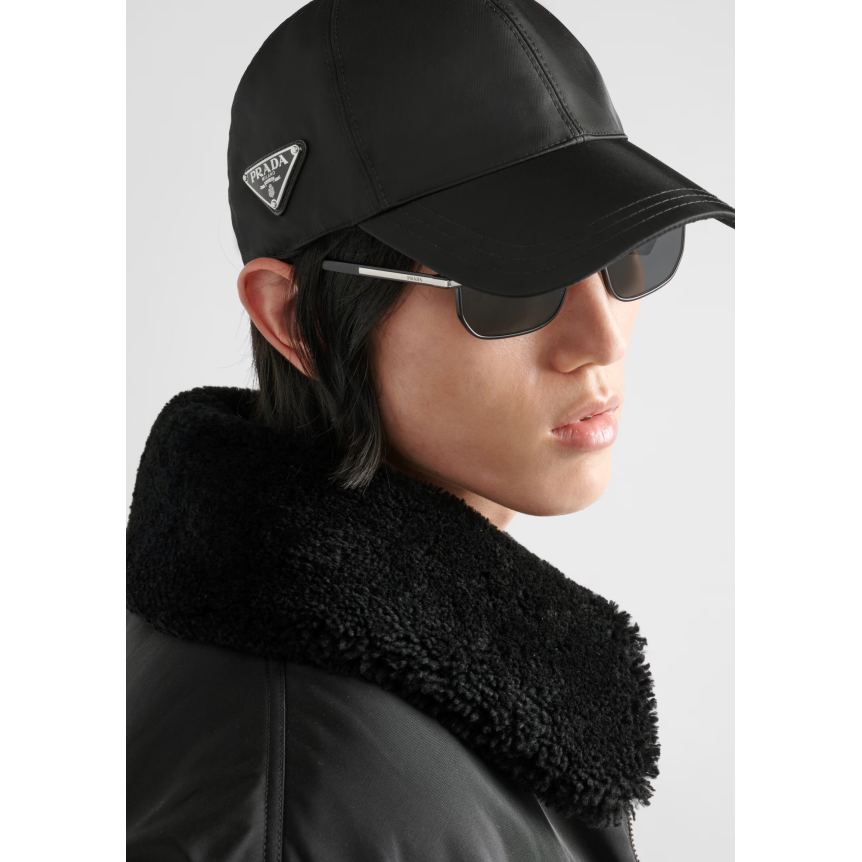 Casquette de baseball PRADA en Re nylon noir logo triangle email