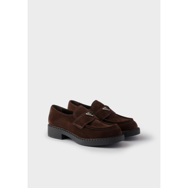 Mocassin PRADA en cuir de veau velours chocolat logo triangle email