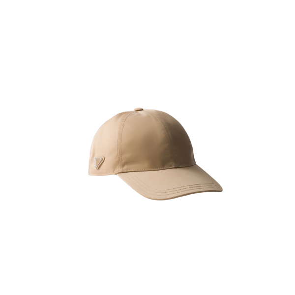 Casquette de baseball PRADA en Re Nylon camel logo triangle métal émail