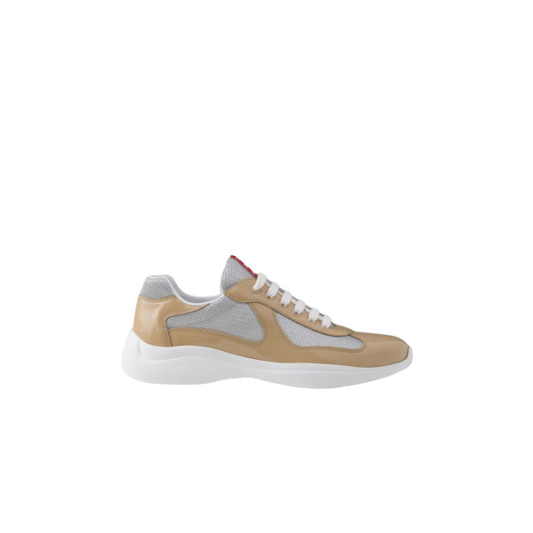 Sneaker PRADA America’s Cup en cuir verni beige et tissu technique argent