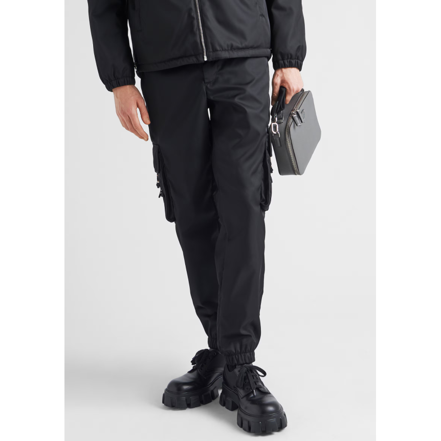 Pantalon extra slim PRADA cargo Re Nylon noir poches