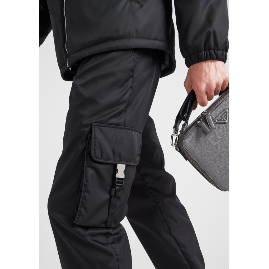 Pantalon extra slim PRADA cargo Re Nylon noir poches