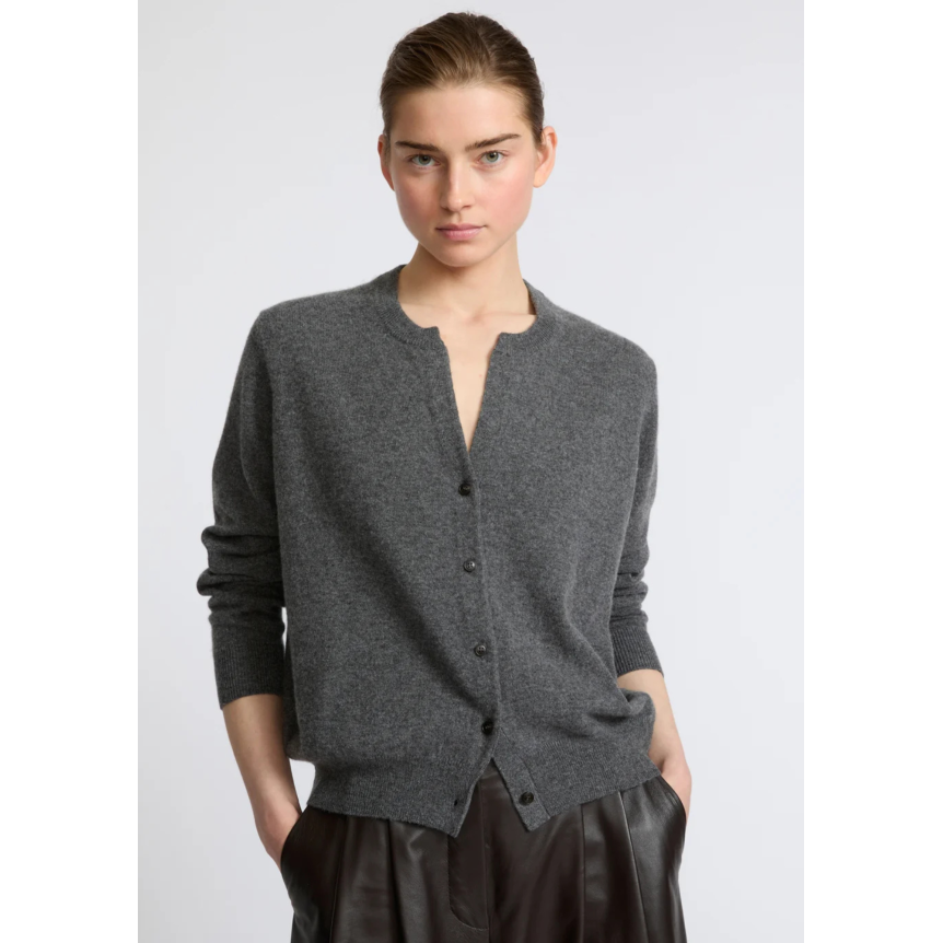 Cardigan fin YVES SALOMON cachemire gris col rond en maille bouton asymétrique