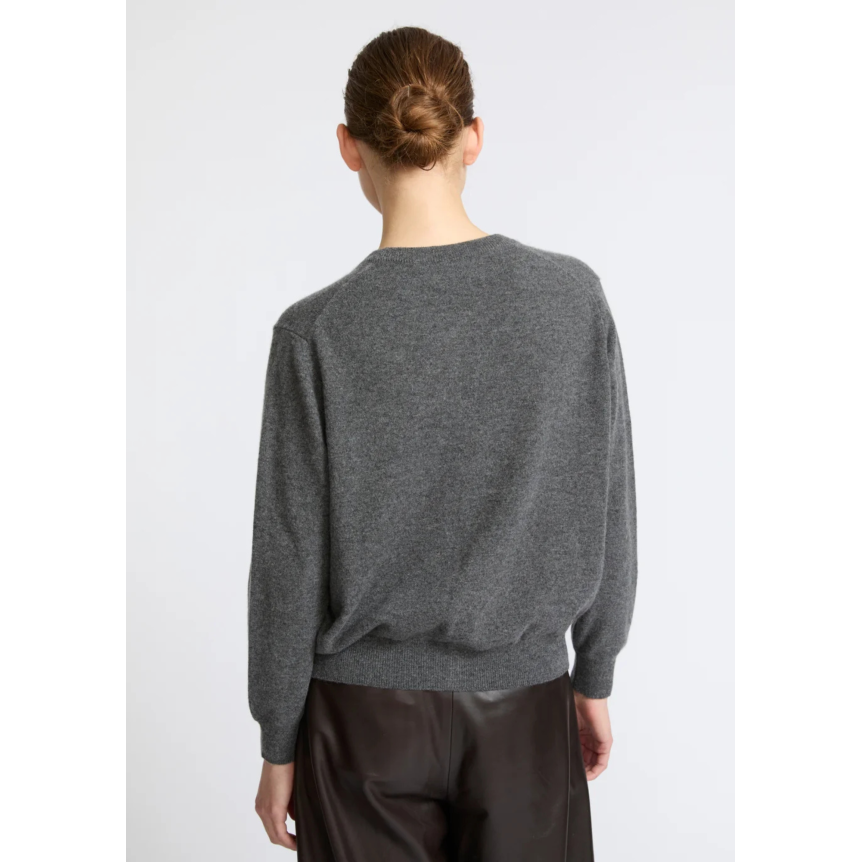Cardigan fin YVES SALOMON cachemire gris col rond en maille bouton asymétrique