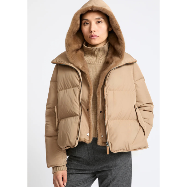 Doudoune YVES SALOMON "A" line iconique avec plastron et capuche fourrure de vison beige