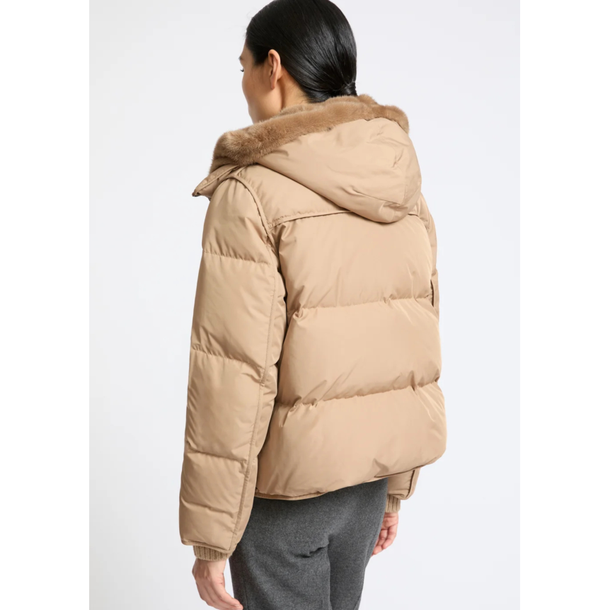 Doudoune YVES SALOMON "A" line iconique avec plastron et capuche fourrure de vison beige
