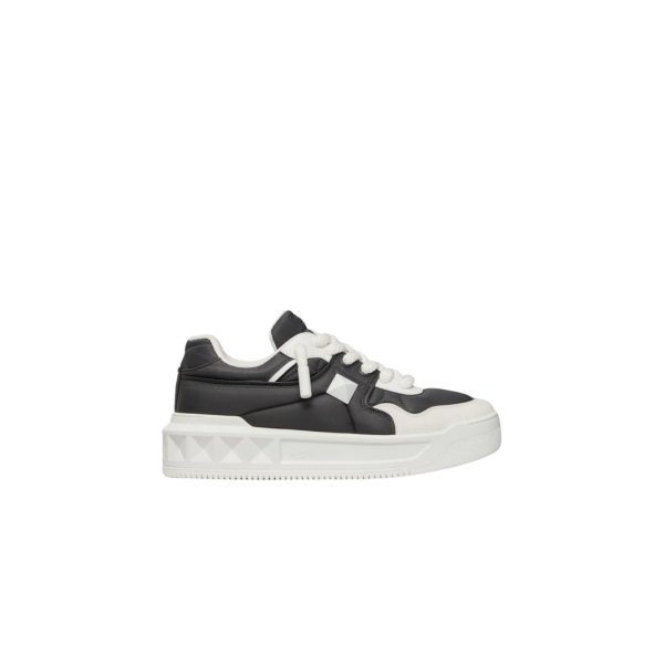 Baskets basses VALENTINO One Stud XI Cuir noir semelle blanche