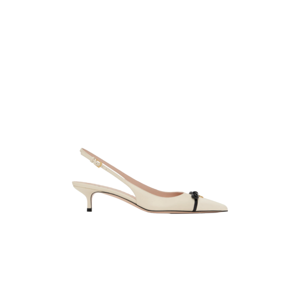 Escarpins bride arrière VALENTINO Bepointy cuir verni chevreau ivoire nœud noir V logo doré