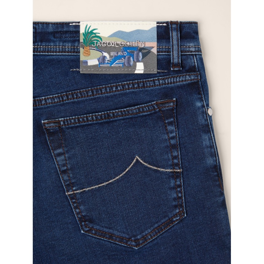 Jeans 5 poches JACOB COHEN Bard regular slim denim bleu brut délavé plaque voiture F1