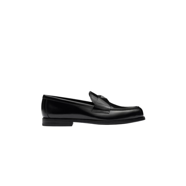 Mocassins PRADA cuir brossé noir logo triangle métal