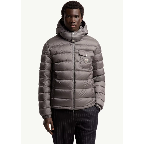 Doudoune courte à capuche MONCLER Verith nylon gris poche poitrine