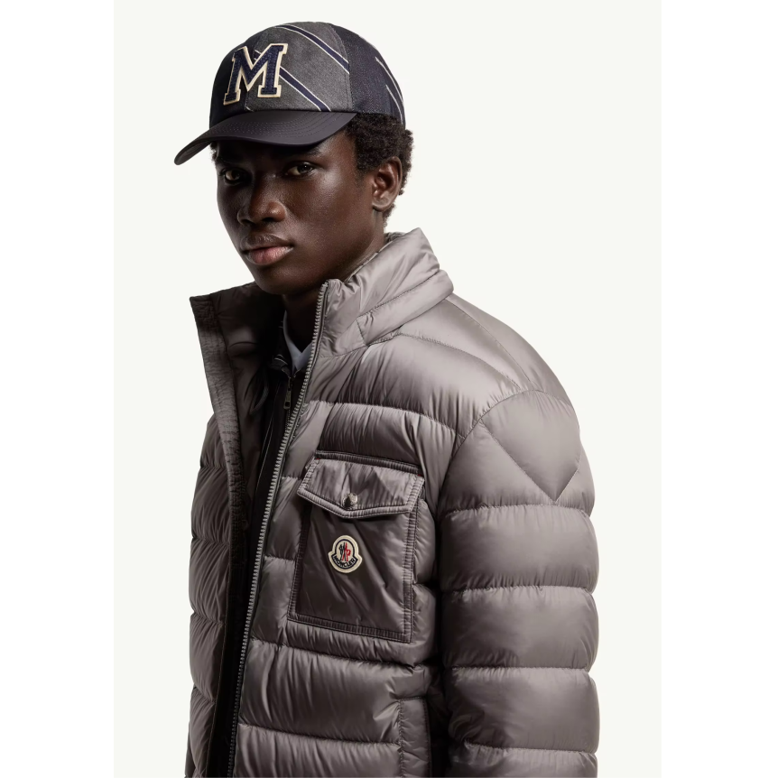 Doudoune courte à capuche MONCLER Verith nylon gris poche poitrine