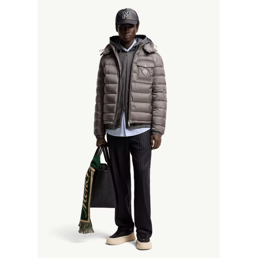 Doudoune courte à capuche MONCLER Verith nylon gris poche poitrine