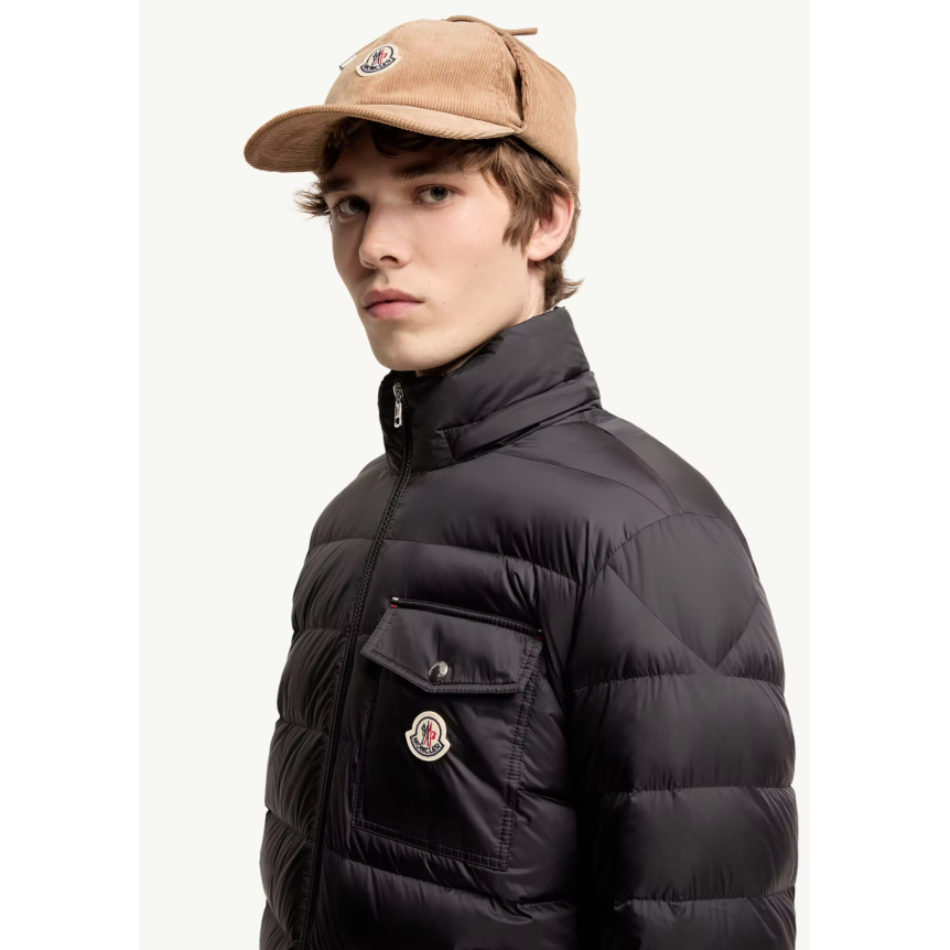 Doudoune courte à capuche MONCLER Verith nylon noir poche poitrine