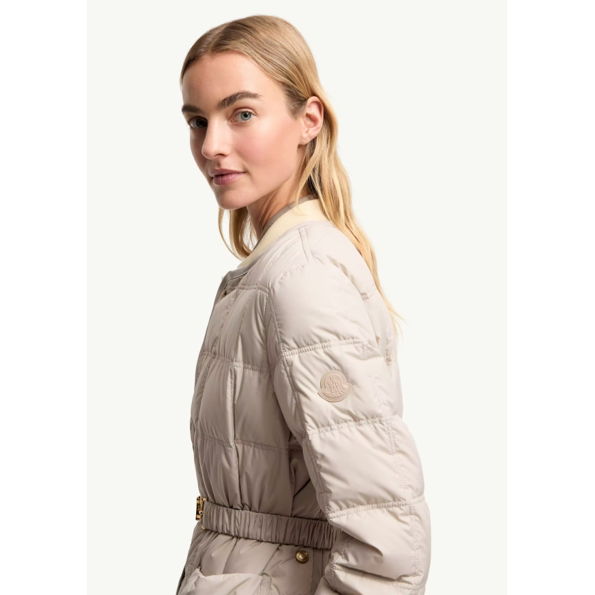 Doudoune courte à ceinture MONCLER Cygnes nylon beige taupe mat lisse col poche fourrure