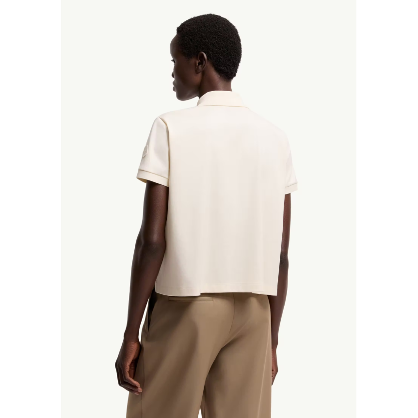 Polo court ample MONCLER coton écru bouton pression doré