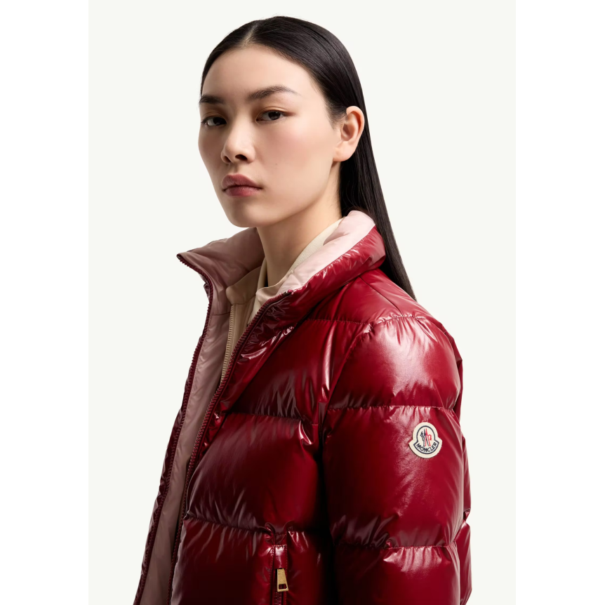 Doudoune courte à capuche MONCLER Niveole nylon brillant  rouge doublé rose