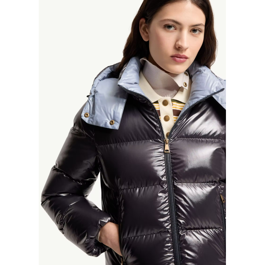 Doudoune courte à capuche MONCLER Niveole nylon bleu marine brillant doublé bleu ciel