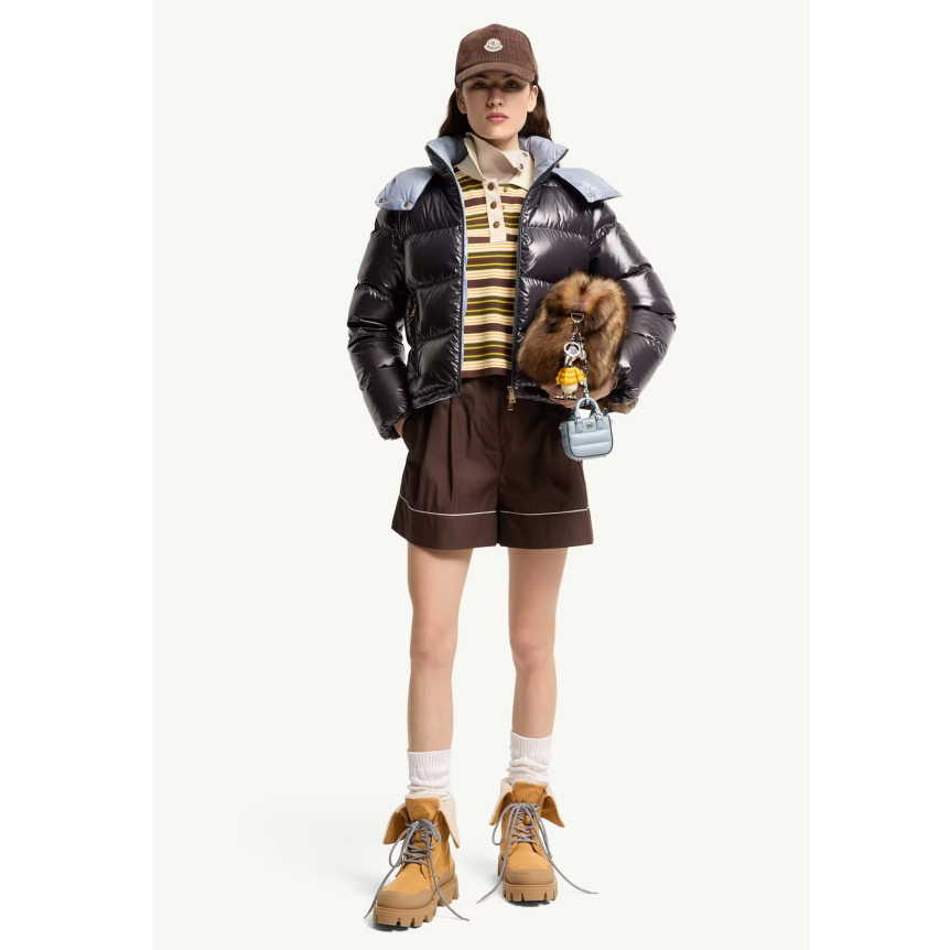 Doudoune courte à capuche MONCLER Niveole nylon bleu marine brillant doublé bleu ciel