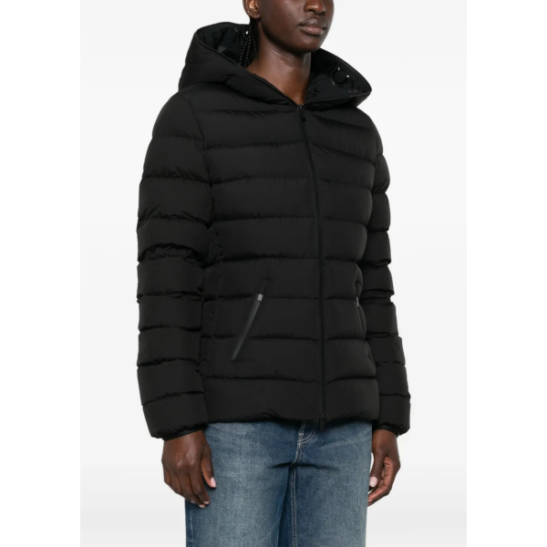 Doudoune fine à capuche MONCLER Herbes nylon noir mat col logo brillant