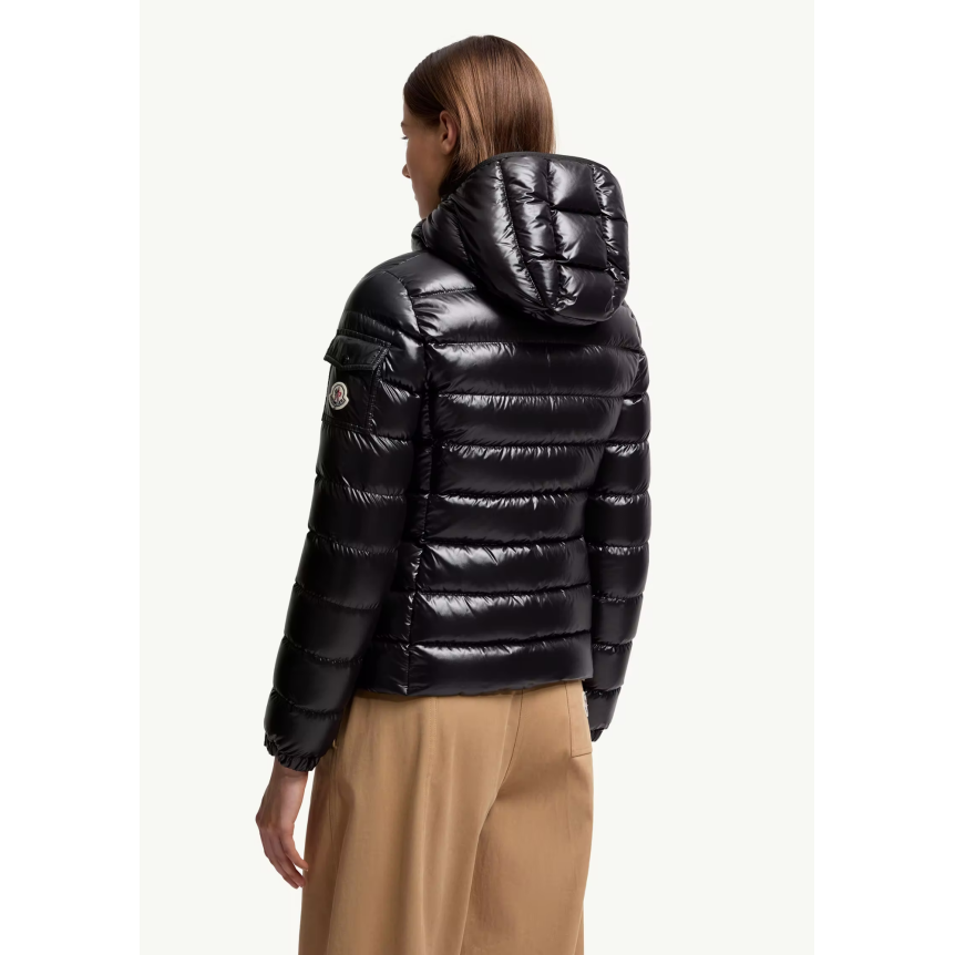 Doudoune courte à capuche MONCLER Bady nylon brillant noir matelassé boudin