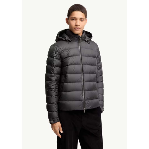 Doudoune courte à capuche MONCLER Arneb nylon mat noir logo cuir