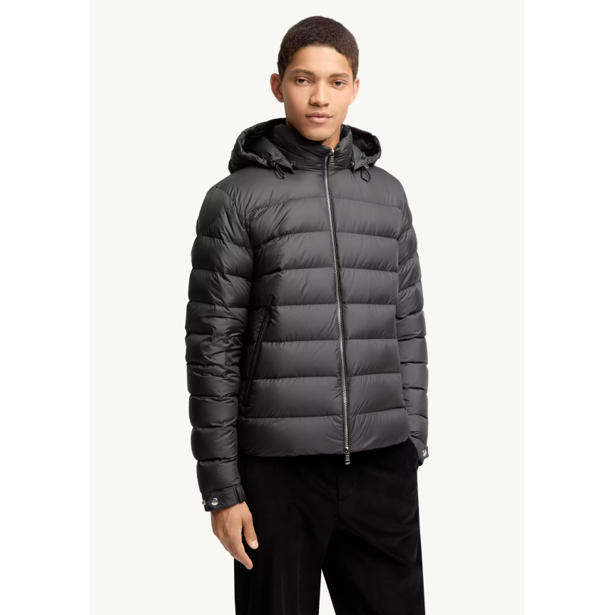 Doudoune courte à capuche MONCLER Arneb nylon mat noir logo cuir