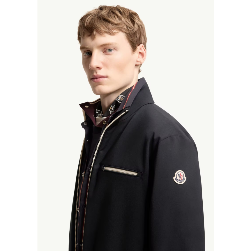 Veste courte zippée col montant MONCLER Fourioun nylon bleu marine bande blanche
