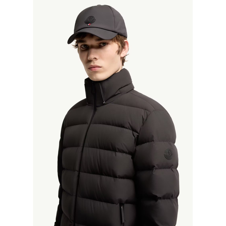 Doudoune courte MONCLER Arajoki à capuche nylon mat noir