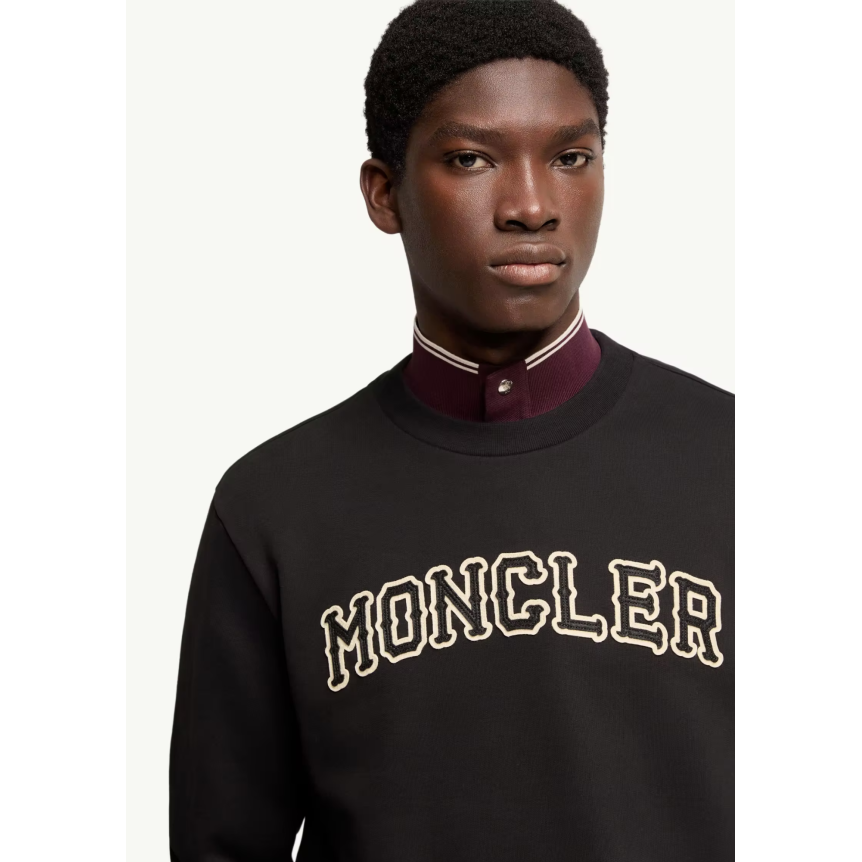 Sweat shirt col rond MONCLER en coton noir avec broderie logo écru