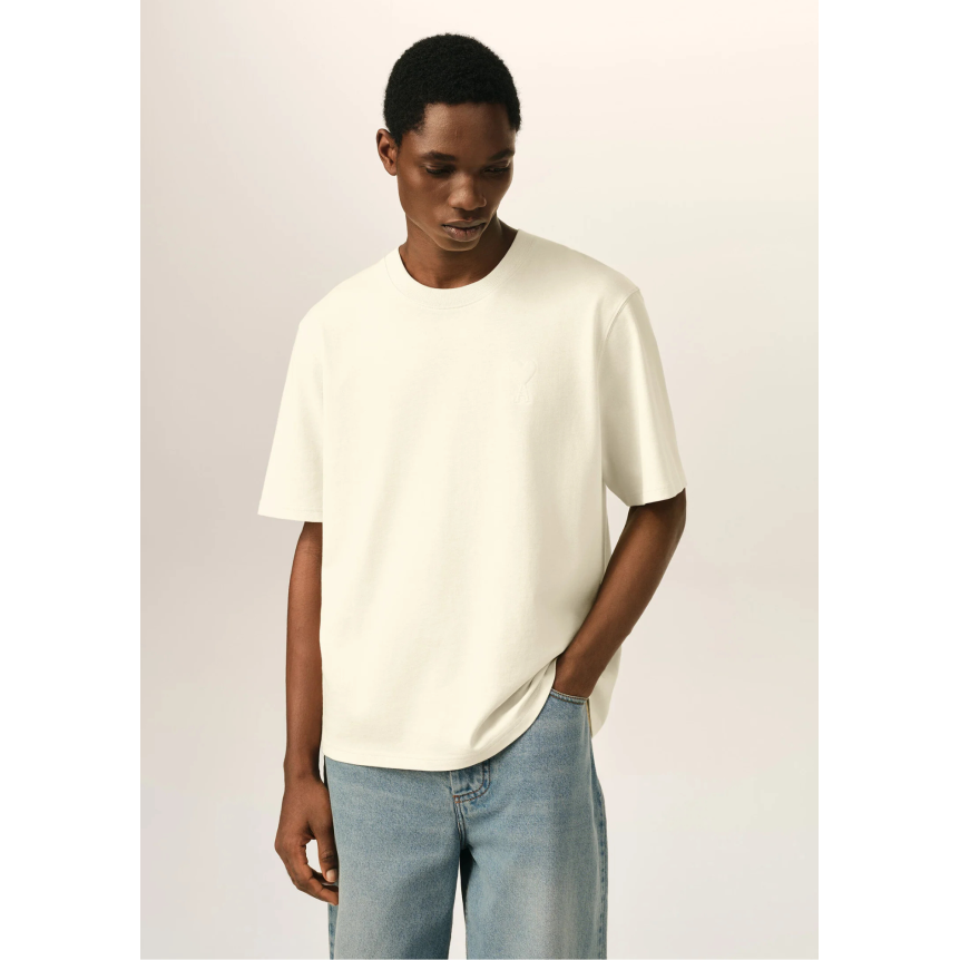 T-shirt col rond AMI Paris jersey de coton épais ivoire gros cœur embossé  ivoire