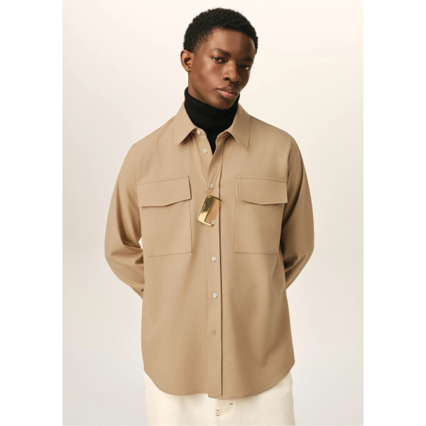 Chemise classique AMI Paris manche longue en sergé de laine beige poches poitrine