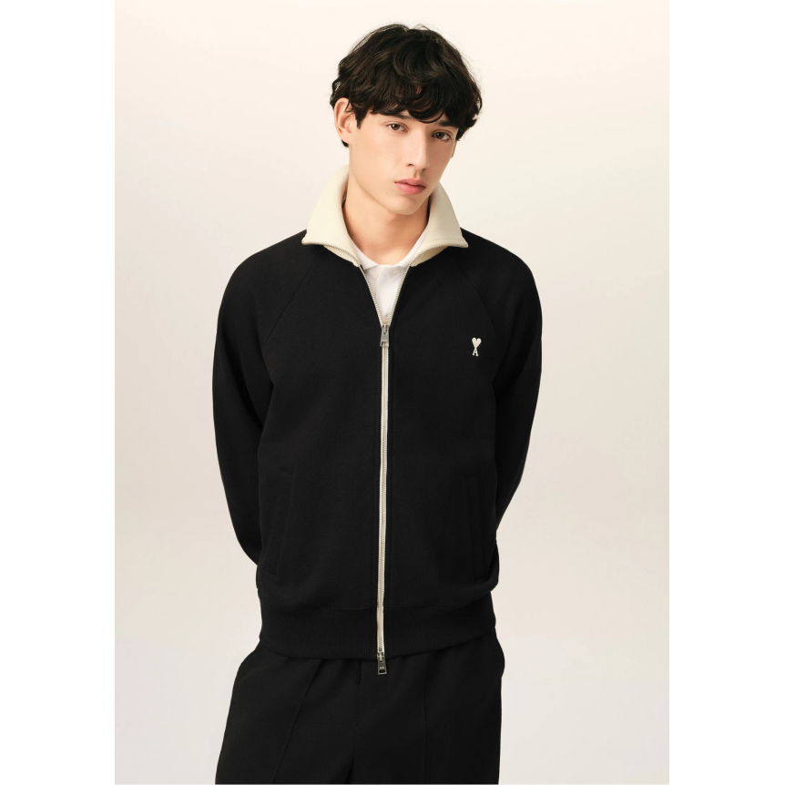 Sweat-shirt zippé AMI Paris en molleton de coton léger non gratté noir bordure col écru broderie cœur blanc