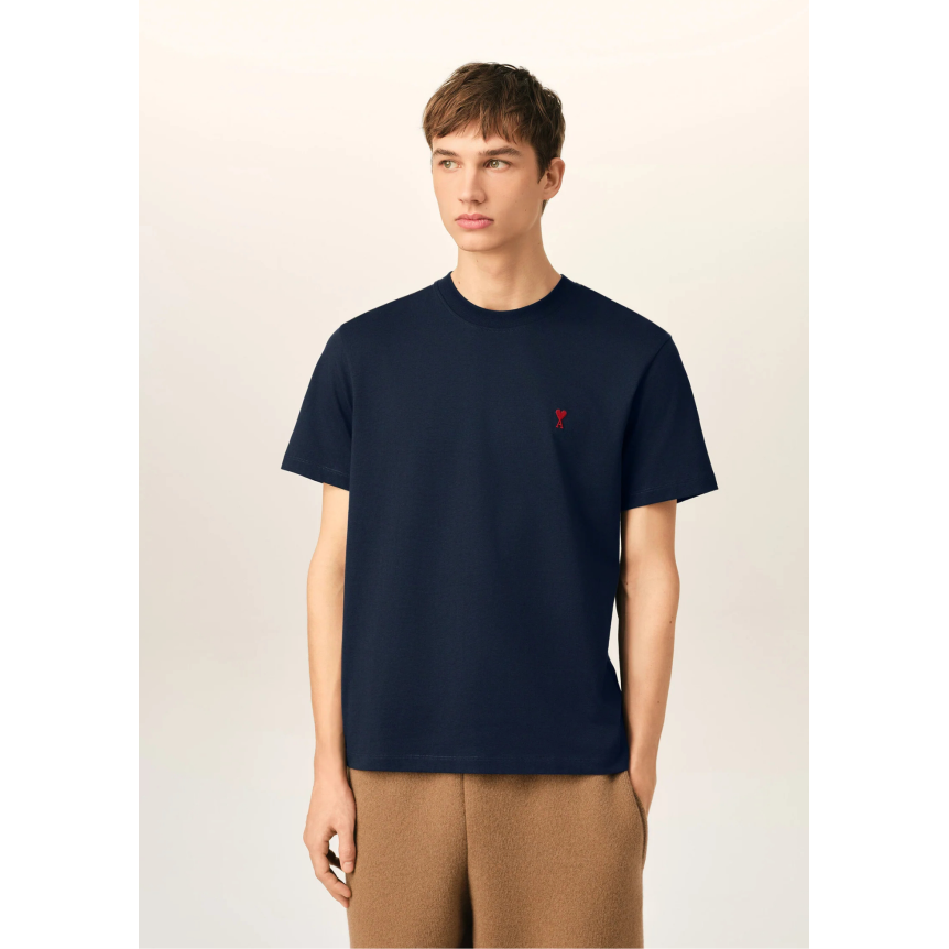 T-shirt manche courte AMI Paris col rond jersey de coton bleu marine broderie cœur rouge