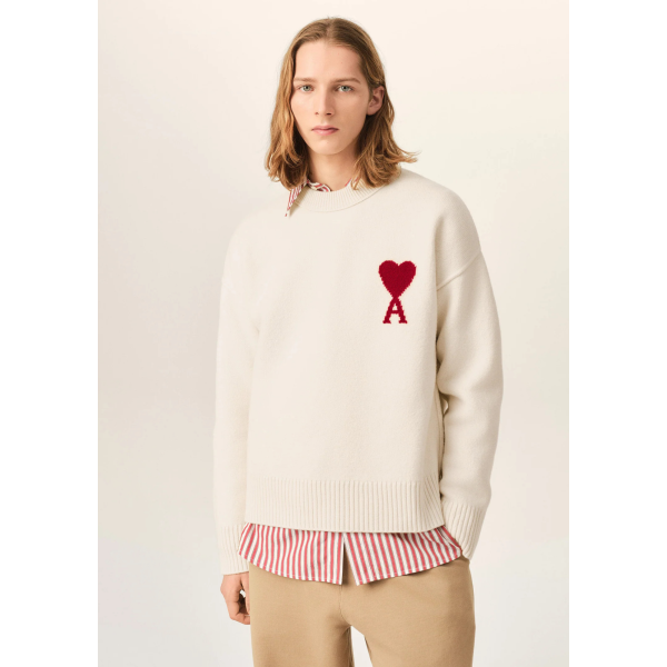 Pull col rond AMI Paris laine écru gros cœur rouge