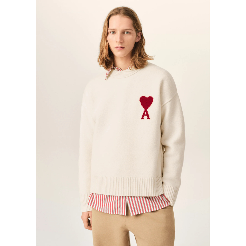 Pull col rond AMI Paris laine écru gros cœur rouge